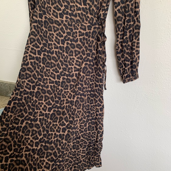 H&M | Leopard Wrap Midi Dress - Picture 4 of 7